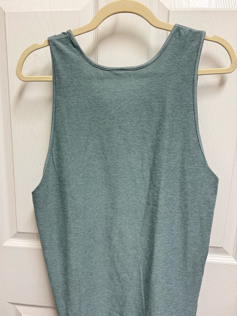 Vuori Seafoam Muscle Tank - Picture 8 of 10